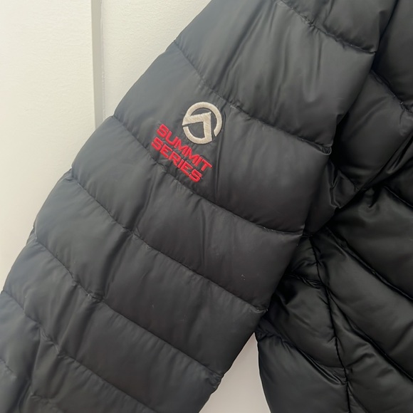The north face 800 women’s jacket. - Picture 6 of 12